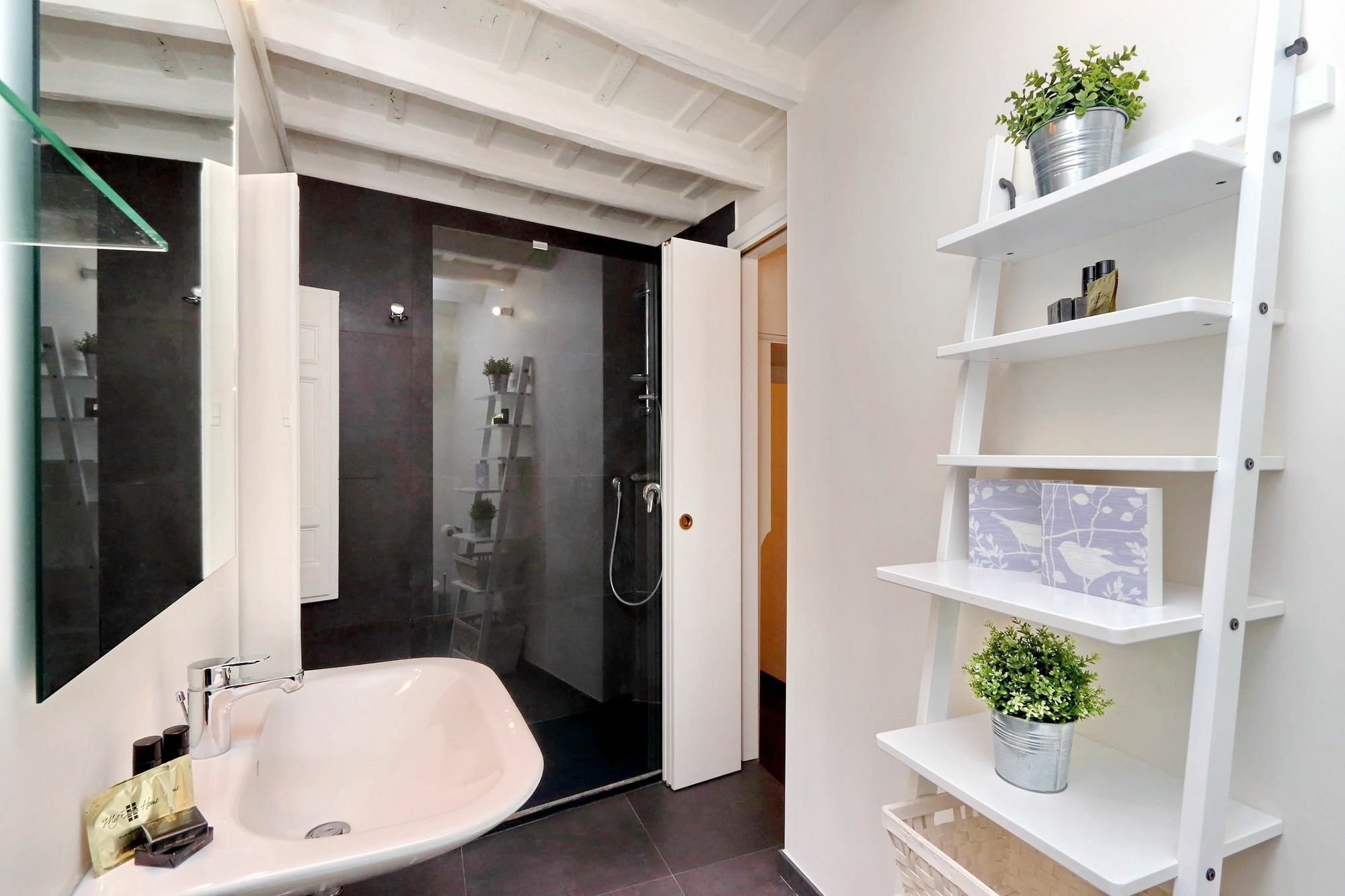 Cozy Corallo - My Extra Home โรม ภายนอก รูปภาพ